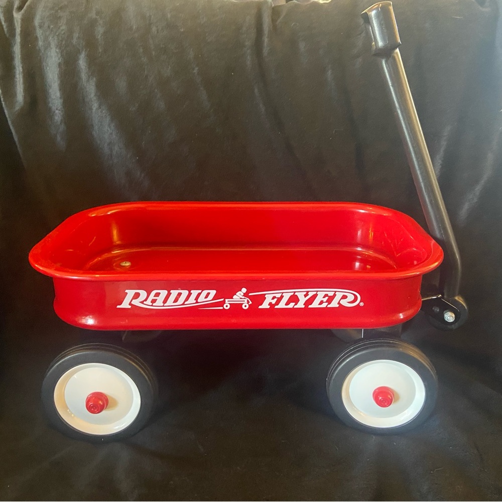 Mini Radio Flyer